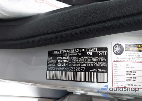 2014 Mercedes-Benz C 250 Luxury/Sport z USA, uszkodzony, nr VIN WDDGF4HBXEG232877